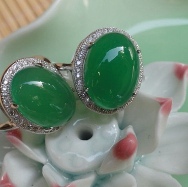 探索【贈(zèng)送證書】YJ5鍍S925純銀天然綠玉髓飾品的魅力